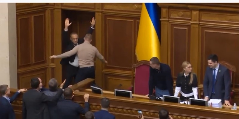 Тимошенко захватила место спикера Рады