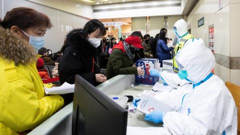 Число заразившихся коронавирусом превысило в Китае 11,7 тысяч человек