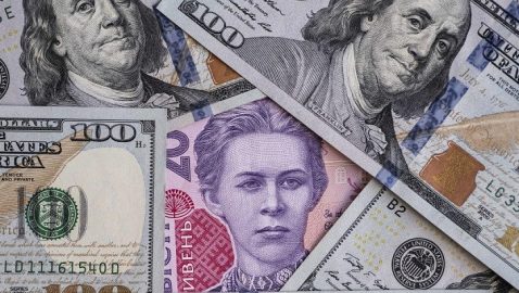 НБУ перестал продавать валюту для удержания курса