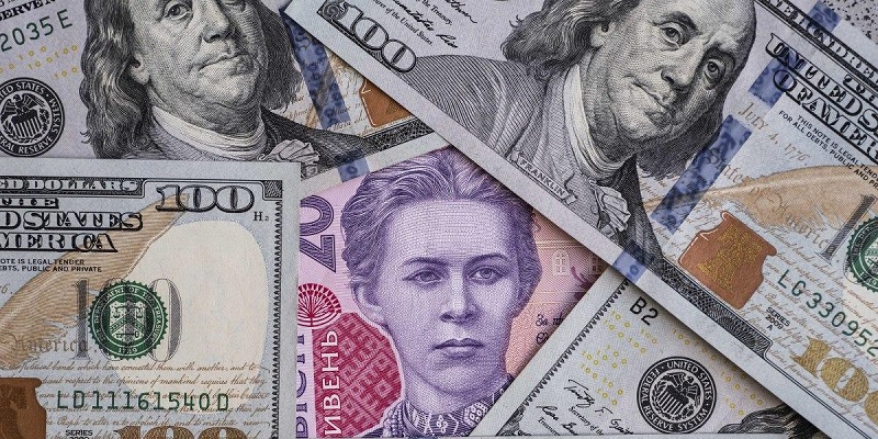 НБУ перестал продавать валюту для удержания курса