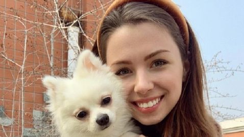 Зеленский предложил «девушке с собачкой» из Китая оставить животное в посольстве