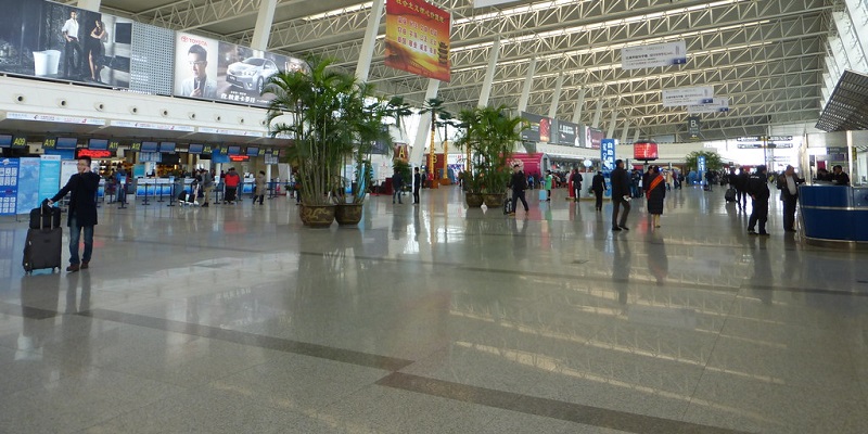 Китай возобновляет авиасообщение в провинции Хубэй