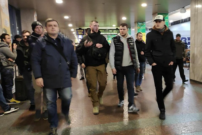 «Слуга народа» объяснил рейд на киевском вокзале вместе с С14