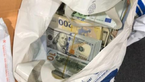 В Украину пытались ввезти валюту почти на 20 млн грн