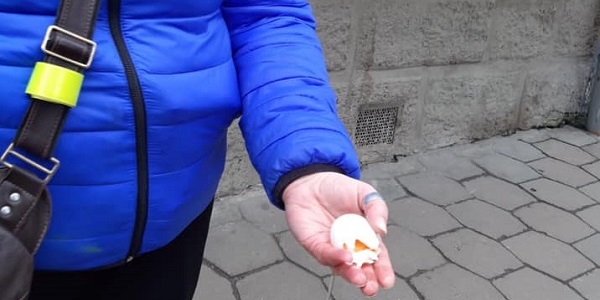 Во Львове участников Марша женщин забросали яйцами