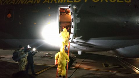 В Украину прибыл самолет из Китая с тестами на коронавирус