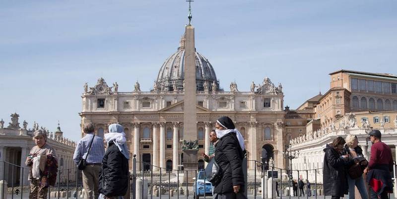 Ватикан отпустил все грехи врачам и больным коронавирусом