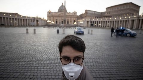 В Италии новый рекорд смертей: за день от коронавируса умерло 627 человек