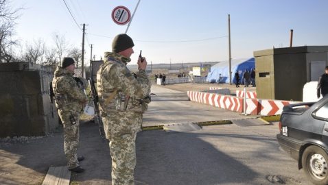 Украина запретила въезд жителям ОРДЛО с симптомами коронавируса