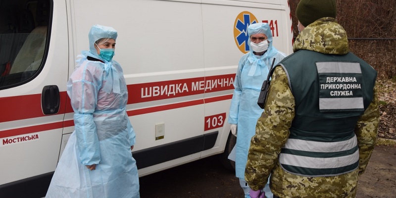 В Черновицкой области госпитализировали ещё двух украинцев с подозрением на коронавирус