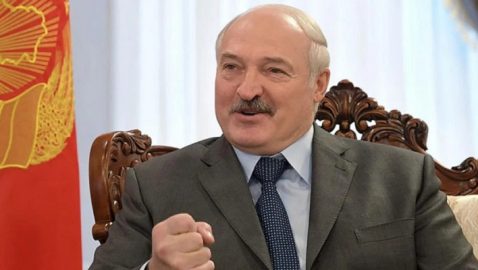 Лукашенко готов лично лечить больных коронавирусом