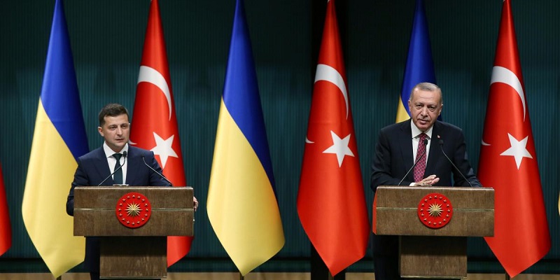 Зеленский и Эрдоган обсудили поставки респираторов и защитных костюмов