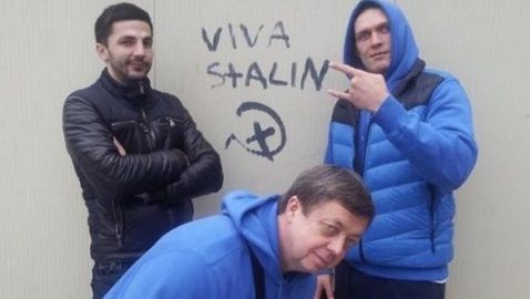 Усика обругали из-за фото с надписью Viva Stalin