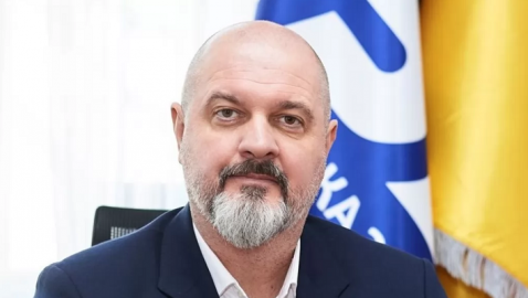 Экс-глава Укрзализныци за последний месяц работы получил 1,3 млн грн