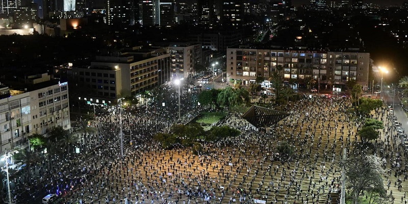 В Тель-Авиве показали, как проводить митинг в карантин