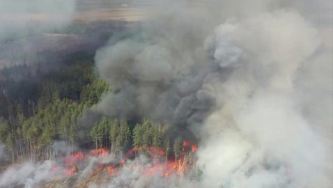 NASA показало спутниковые снимки чернобыльских пожаров