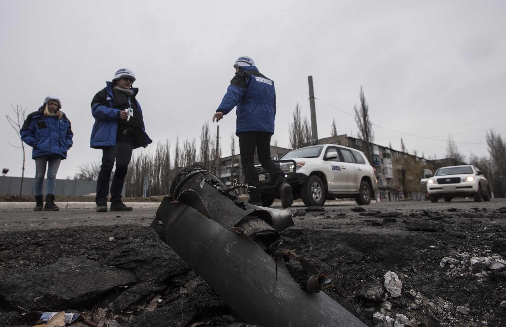 Наблюдатели ОБСЕ на Донбассе попали под обстрел