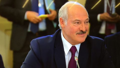 Лукашенко удивился селянам в масках