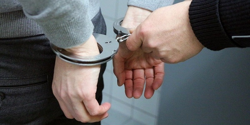 В Одесской области мужчина избил полицейского из-за замечания об отсутствии маски