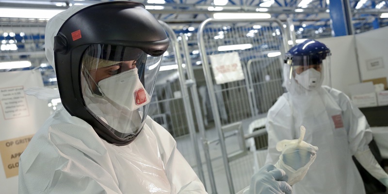 Китай: общественность требует закрыть биолаборатории США в Украине