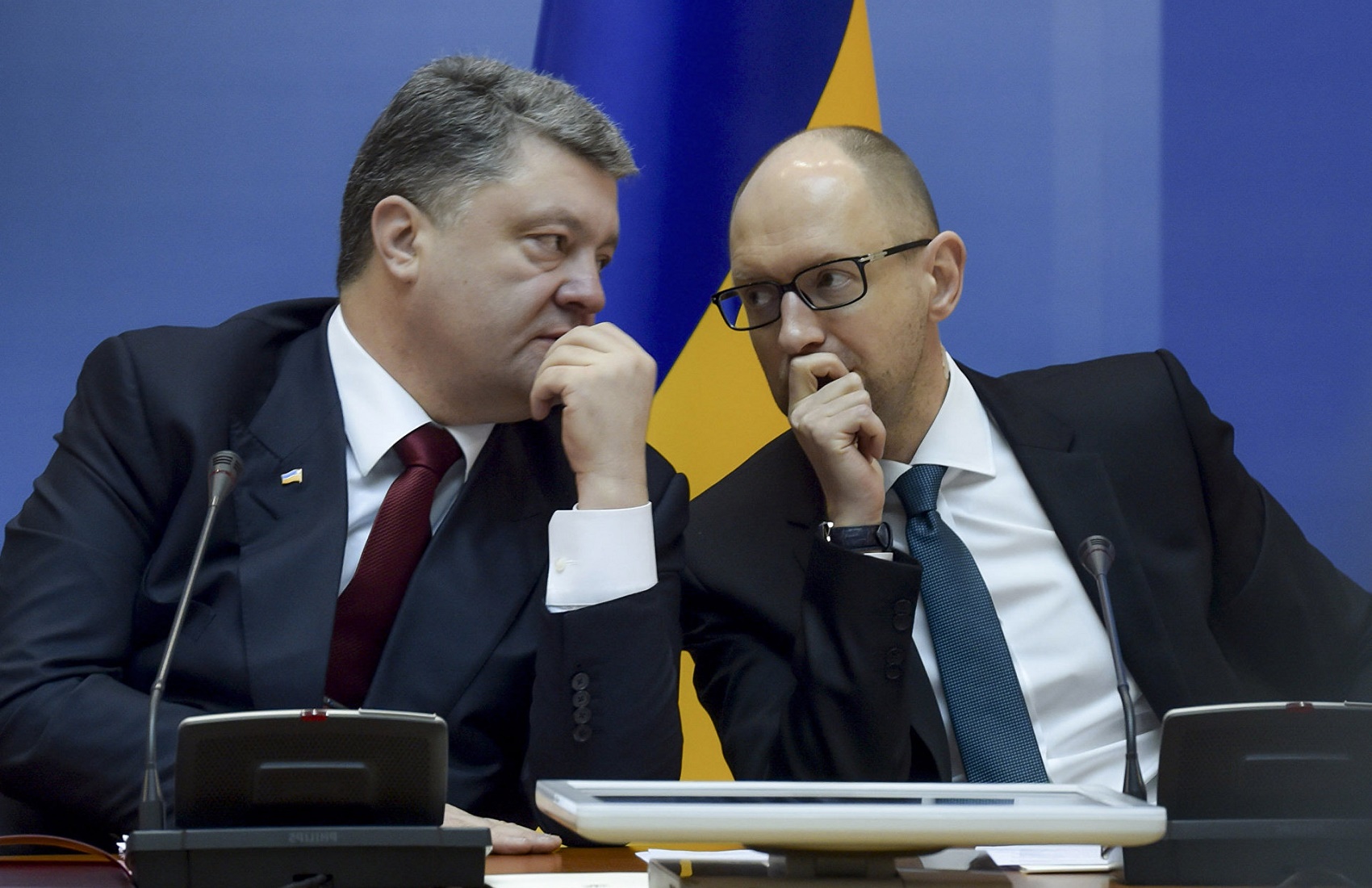 Суд допросит Порошенко и Яценюка по делу Януковича