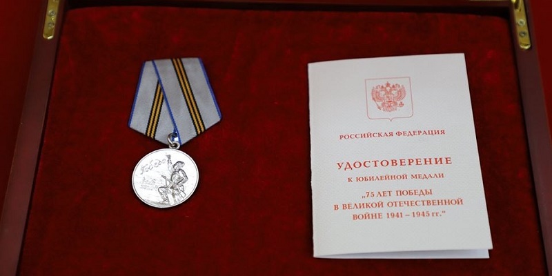 Путин наградил Ким Чен Ына медалью в честь Дня Победы