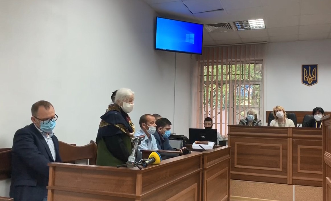 Мать Бузины в суде: я не знаю, почему вы ненавидите моего сына и меня