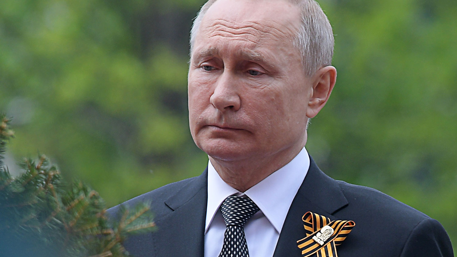 Путин поздравил украинцев с Днем Победы, а Зеленского – нет