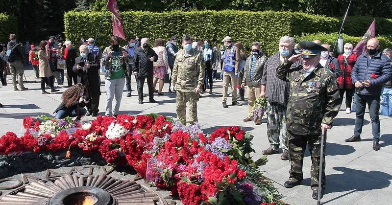 КМИС сообщил, сколько украинцев считают День Победы важным праздником