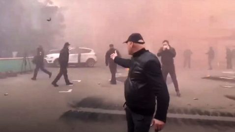 Около офиса главы ОПЗЖ в Киеве произошёл взрыв, видео