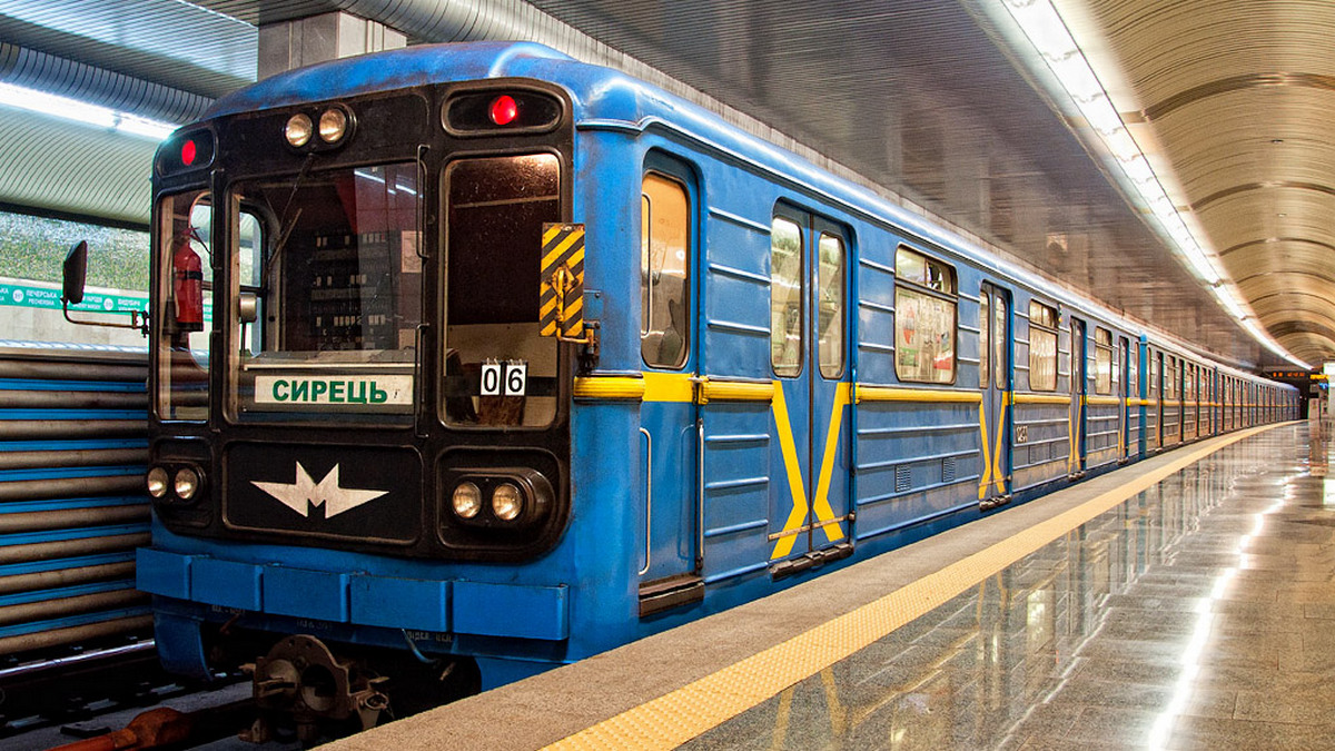 В Киеве возобновил работу метрополитен