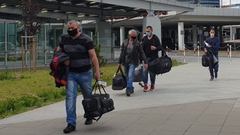 Украинских заробитчан доставили в Польшу двумя самолётами