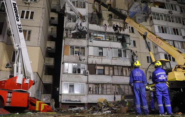 Взрыв дома в Киеве: в МВД назвали основную версию