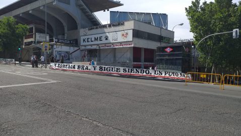 Испанские футбольные фанаты вывесили баннер «Зозуля был и остается е*аным нацистом»