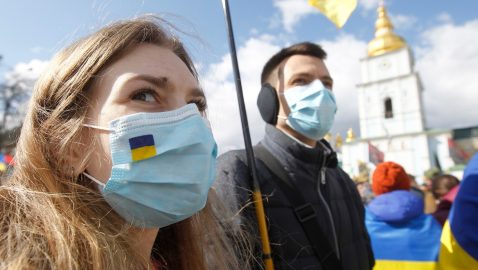 В Украине больше 1000 смертей от COVID-19