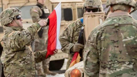 Польша призывает США ввести в страну войска