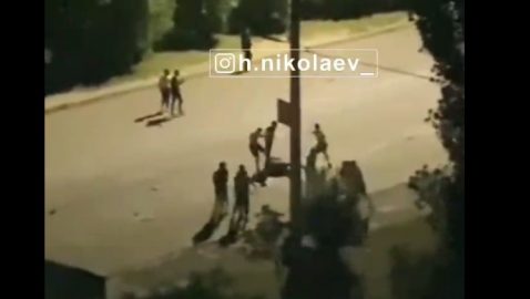В Николаеве произошла массовая драка с избиением (видео)