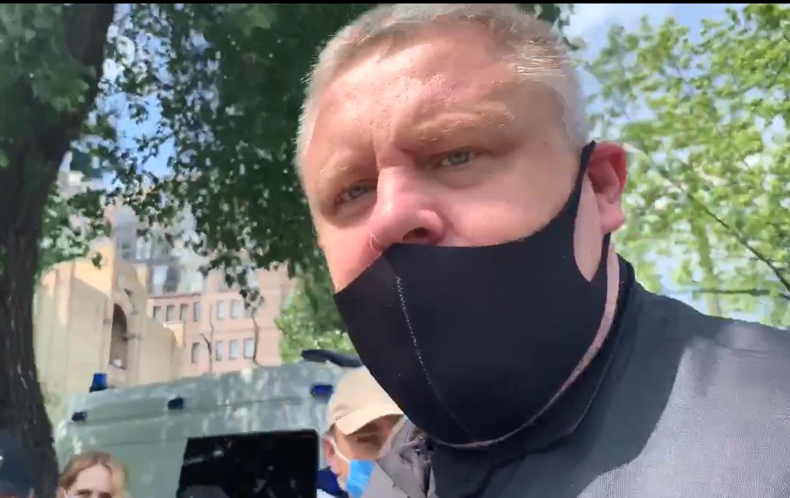 Видео: глава киевской полиции уходит от вопросов о нападении на журналистов Шарий.нет