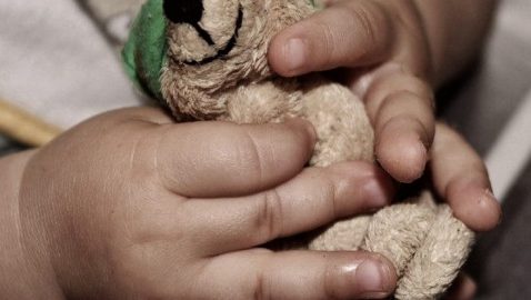 Владелицу нелегального детского сада Запорожья подозревают в умышленном убийстве годовалого ребёнка
