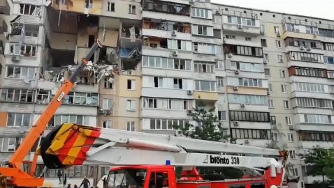 Взрыв дома в Киеве: жильцам выделят помощь и переселят их
