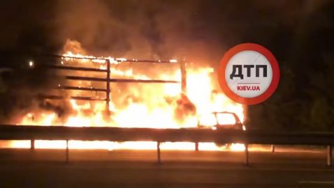 Под Киевом в результате ДТП сгорел водитель Lexus
