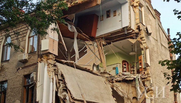 В Одессе обрушился жилой дом, есть пострадавшие