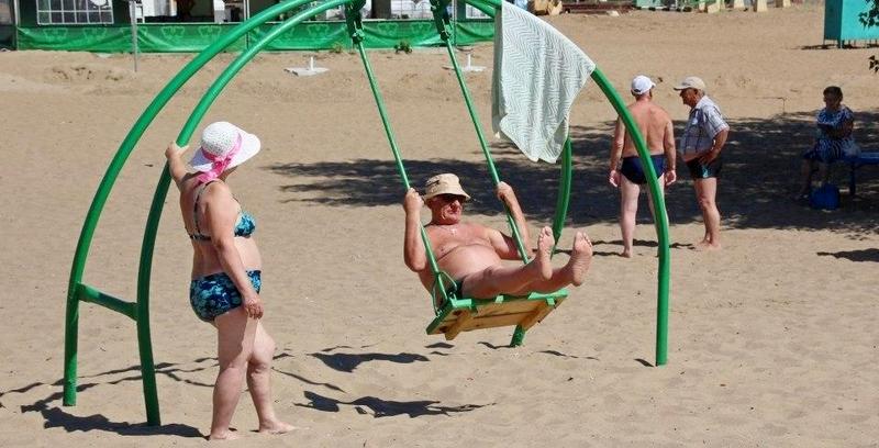 Украинцам разрешили появляться на пляже без маски