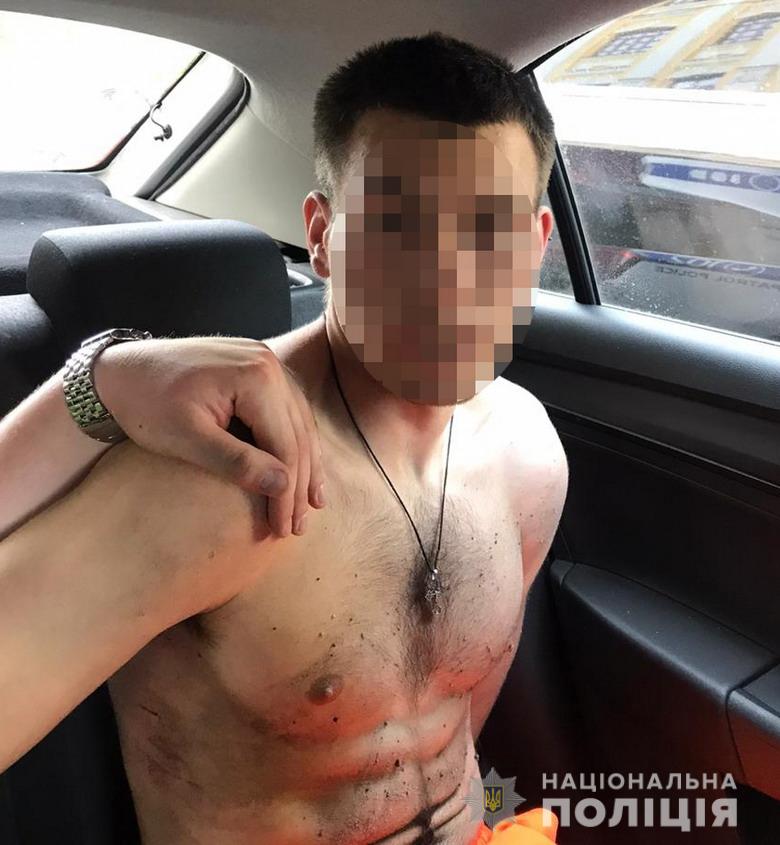 Пьяный мужчина в Киеве угнал авто иностранного посла и попал на нем в ДТП - 3 - изображение
