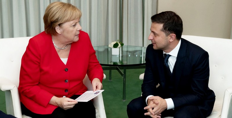 «Меркель — настоящий друг Украины»: Зеленский обсудил с канцлером ФРГ нормандские договорённости