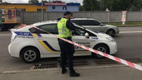 МВД отрицает, что машину бизнесмена под Киевом обстреляли из автоматов