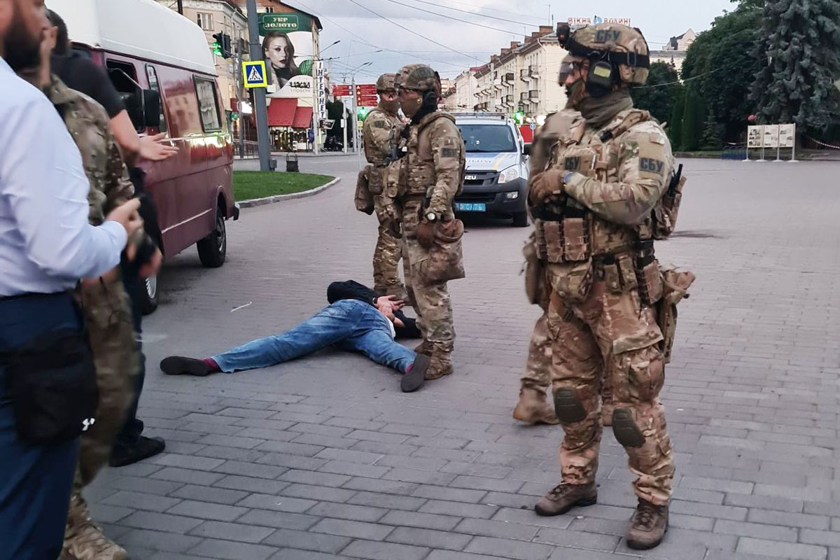 В МВД объяснили, почему луцкого террориста не устранили снайперы