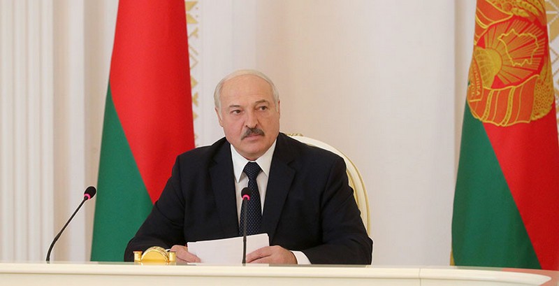 Лукашенко распорядился выдворять из страны СМИ, которые зовут на майданы
