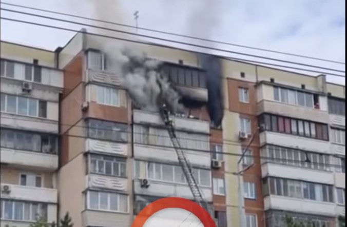 Во время пожара в киевской квартире заживо сгорела женщина