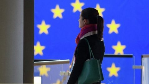 ЕС призвал Украину лучше бороться с коррупцией для сохранения безвиза
